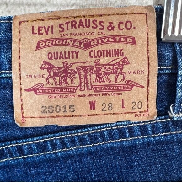 VINTAGE Levi's High Rise Cropped Rose Embroidered Jeans 28015 - Picture 10 of 14